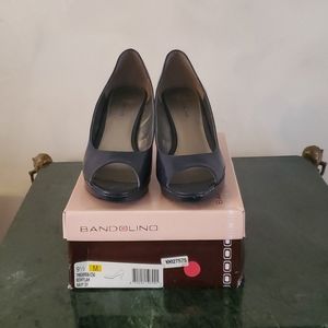 *CLEARENCE* Bandolino Navy Heels